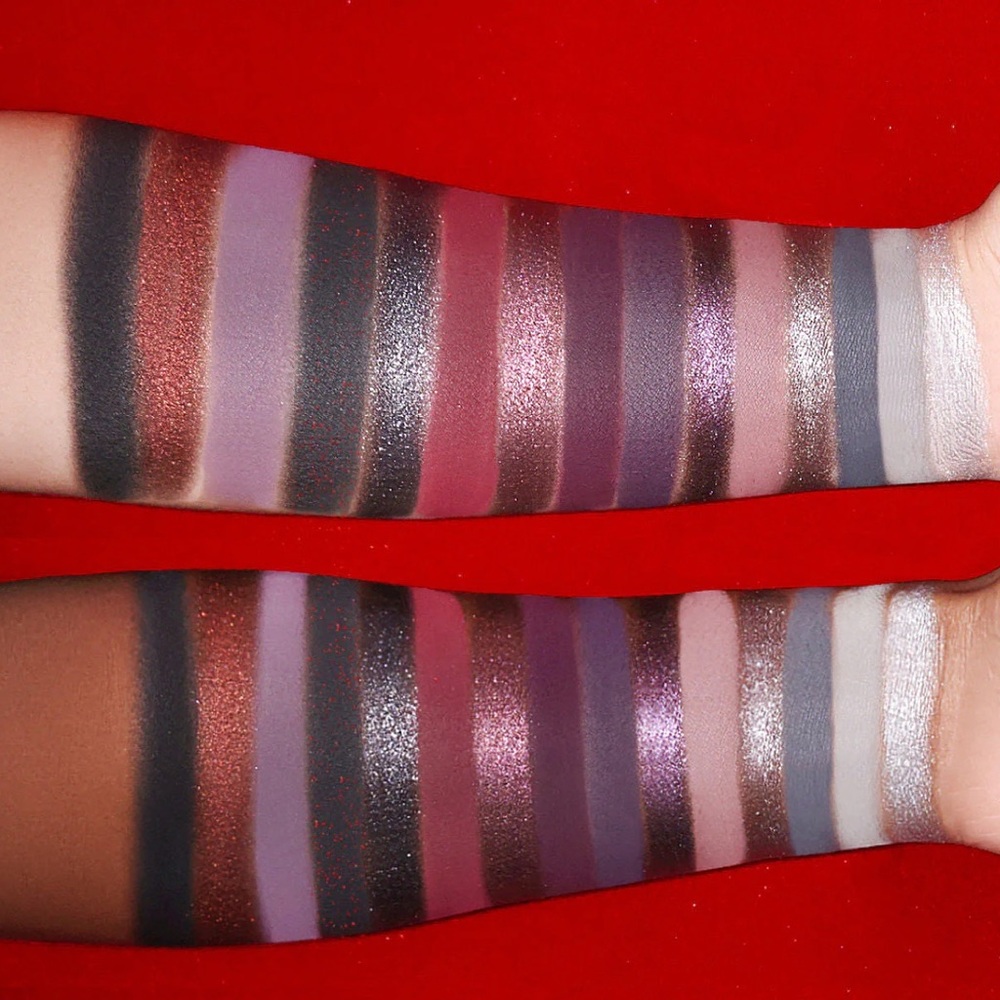 CHUCKY "CRAZY IN LOVE" PALETTE - Picture 3 of 5